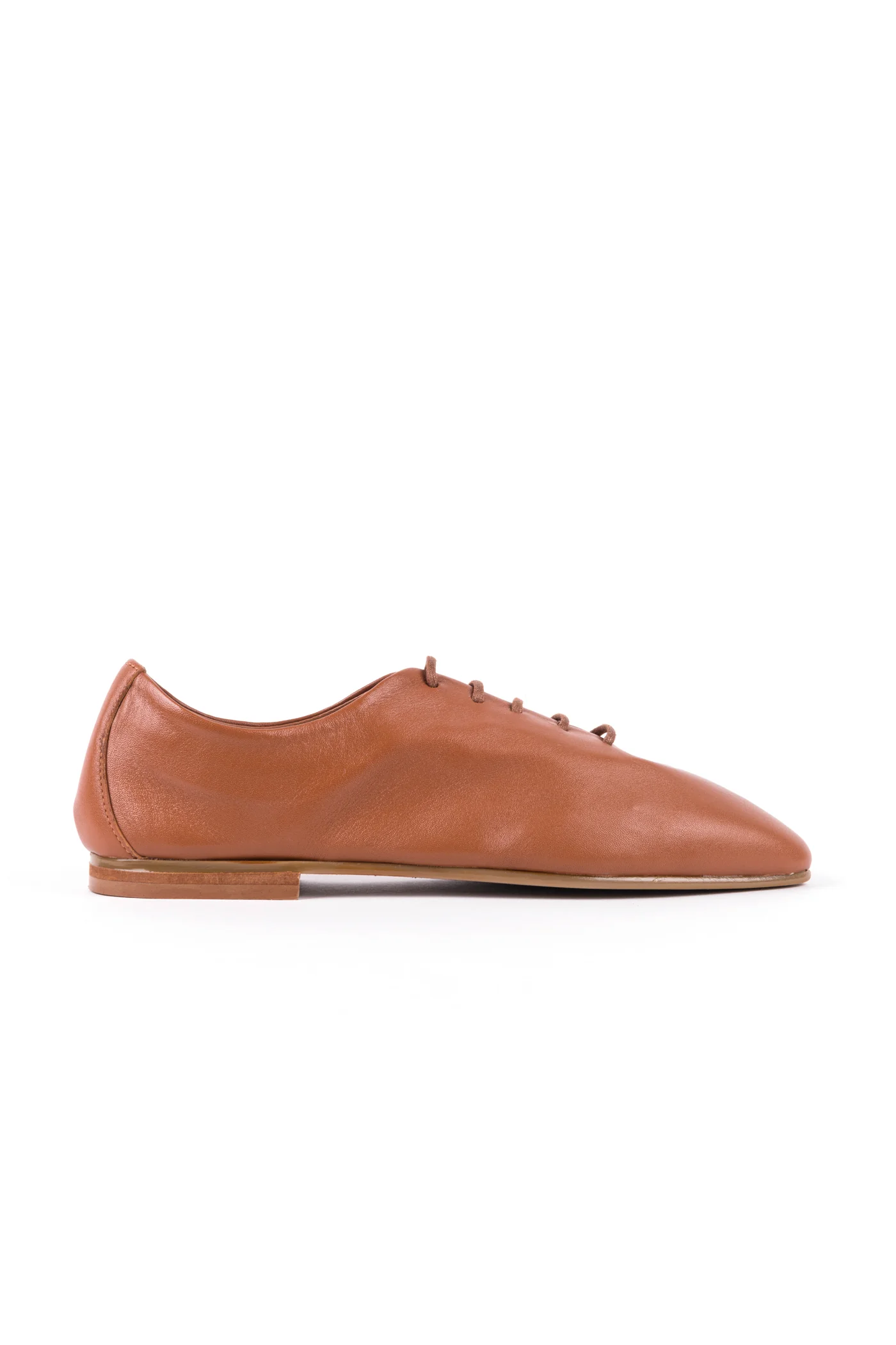 Sapatos rasos com atacadores em pele - Image 8