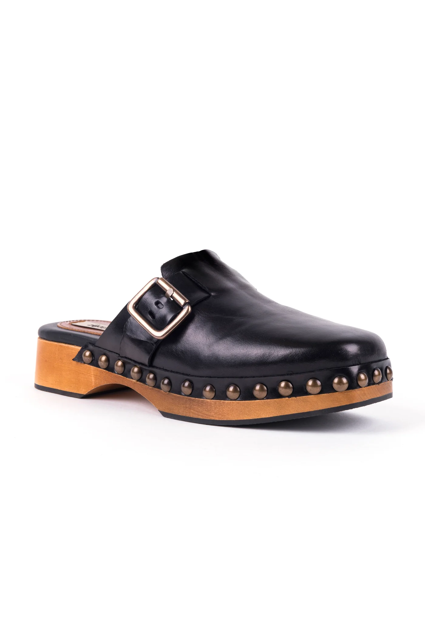 Socas em pele com tachas - Image 4