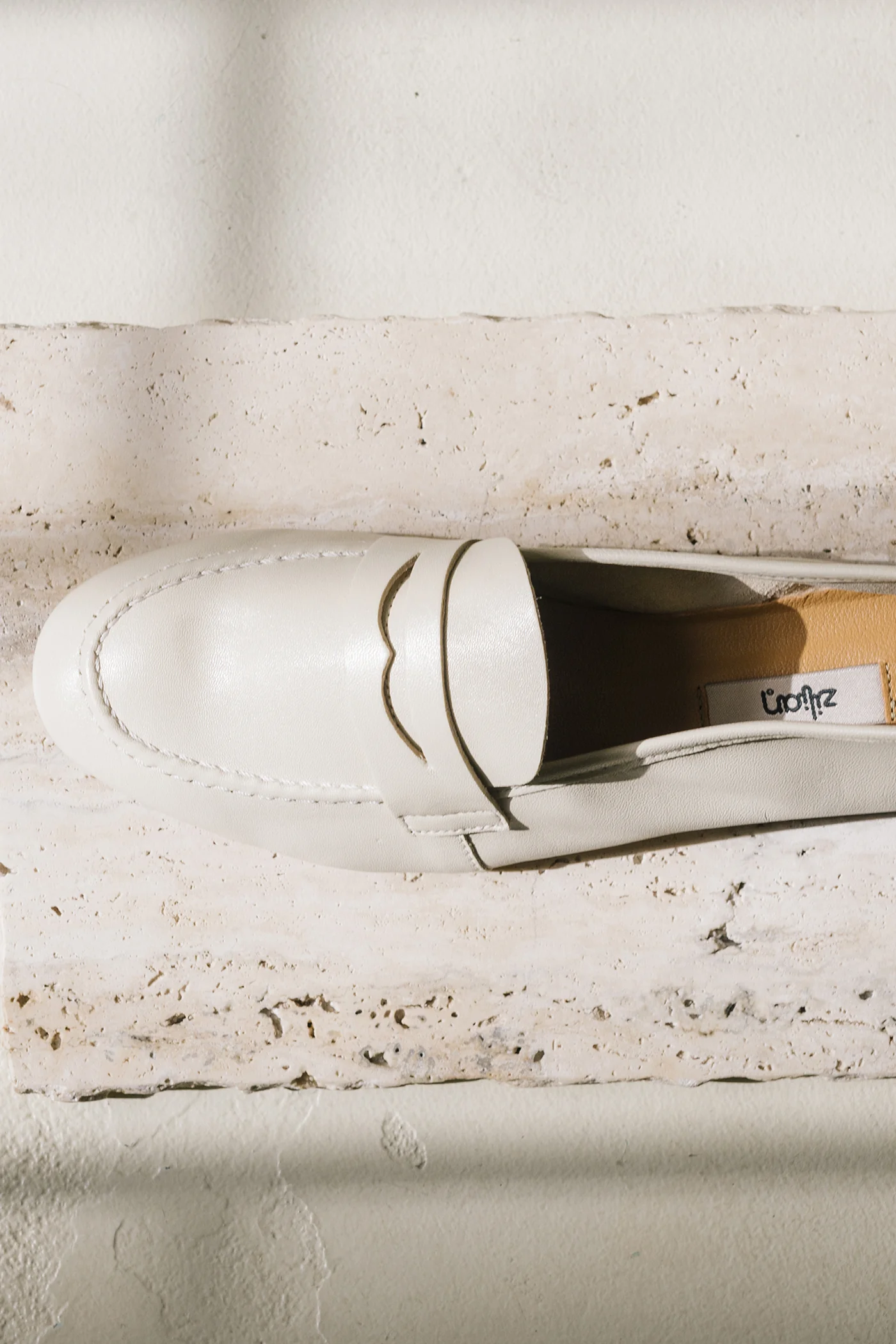 Loafers rasos em pele - Image 2