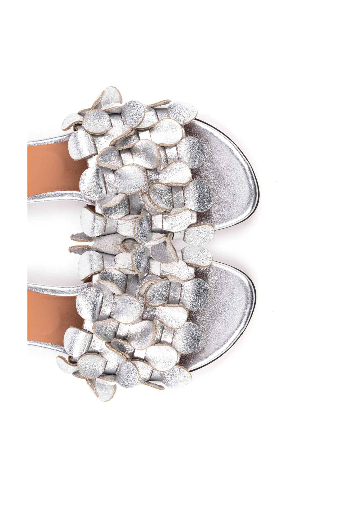 Mules rasas com pétalas em pele metalizada - Image 7